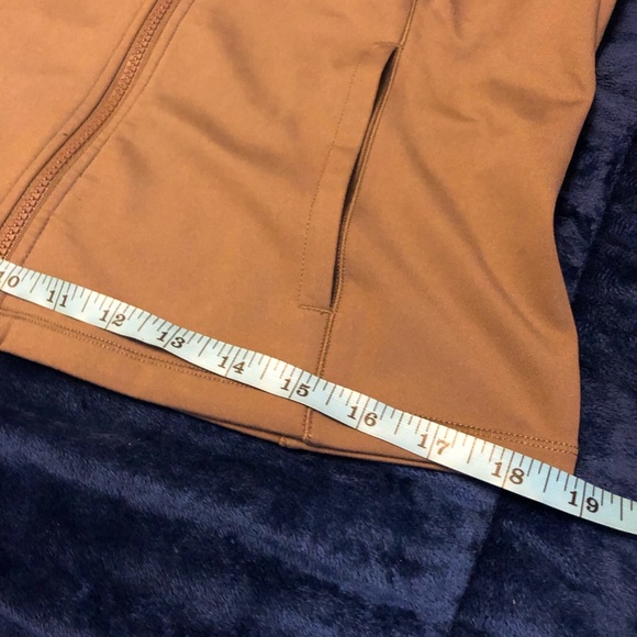 Yogalicious lux women’s zipup. - Picture 16 of 16